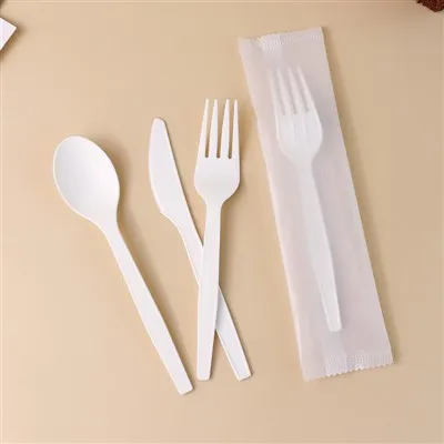 Czy czarne, jednorazowe sztućce są bezpieczne dla dzieci?